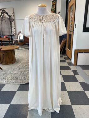 Dreamy Cream Vintage Dress